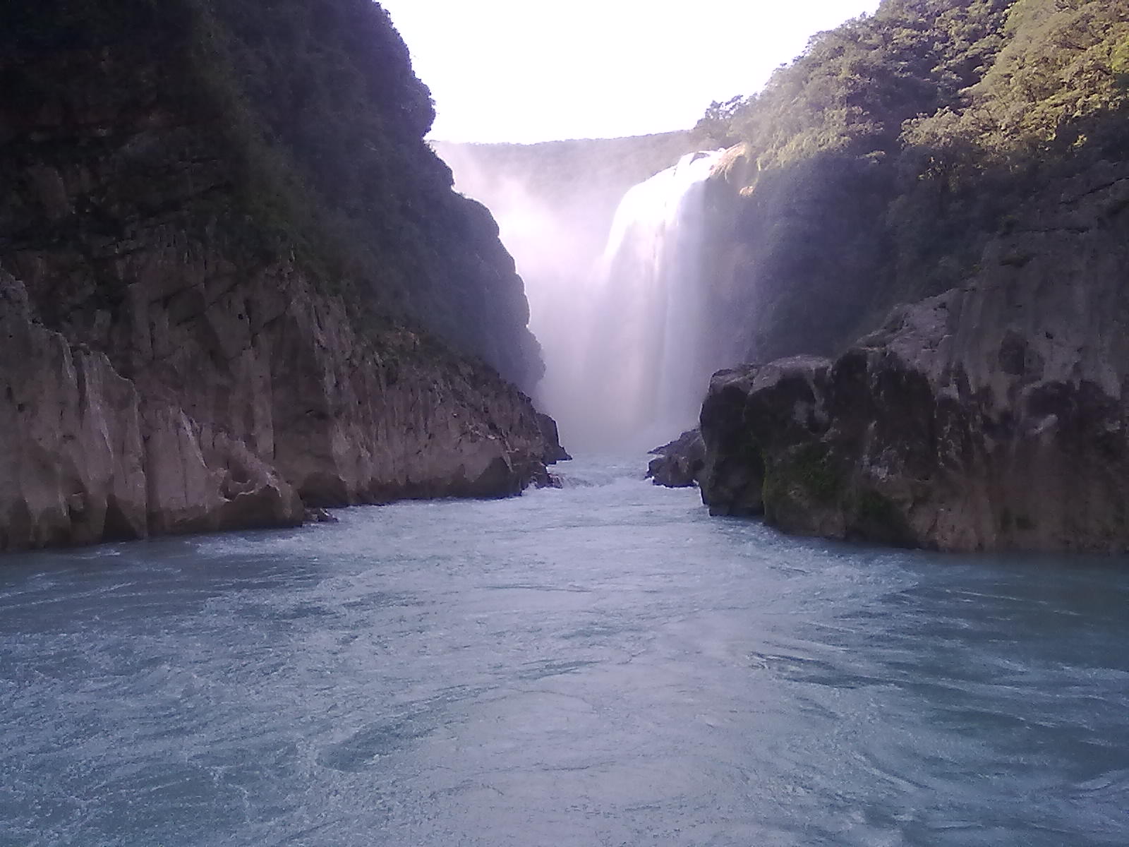 Nota sobre  Cascada de Tamul y Huasteca Potosina para las vacaciones de Semana Santa