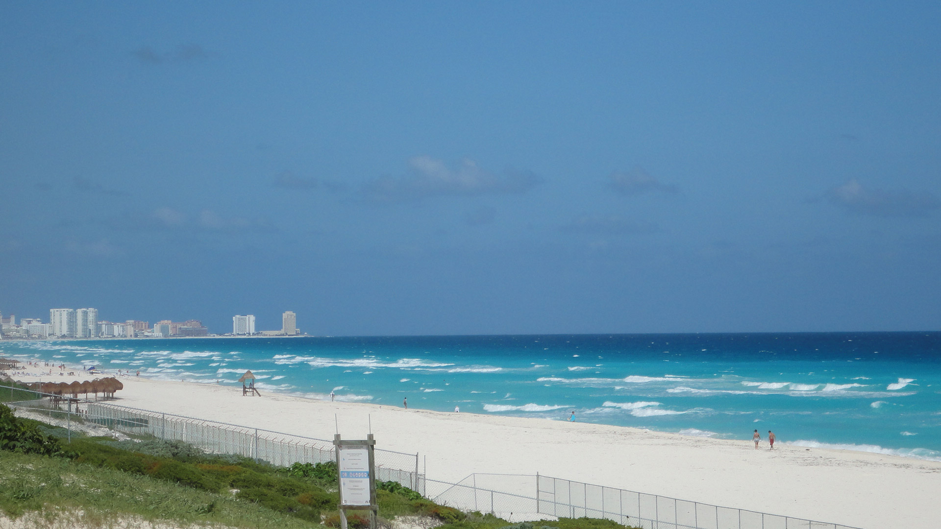 Nota sobre  Turismo post-Covid 19: reabren playas del Caribe Mexicano con reglas de protección sanitaria