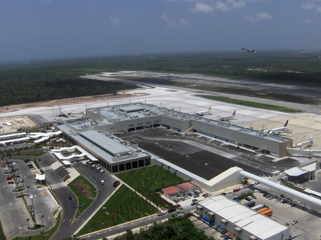 Nota sobre Aeropuerto de Cancún tiene el mejor fin de semana desde el inicio de la pandemia